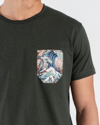 V2 T-shirt basica con taschino fantasia onde colorate TUMIL21 Militare