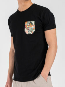V2 T-shirt basica con taschino floreale TUNET14 Nera (2)