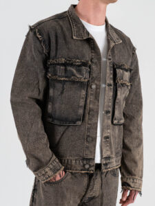 Coordinato over in cotone slavato giubbino in jeans sfrangiato + Jeans sfrangiati con tasconi 8195 Nero (5)