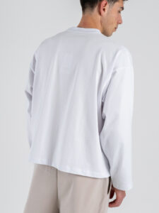 T-shirt over croppata in cotone con manica lunga SATURNO Bianca (7)