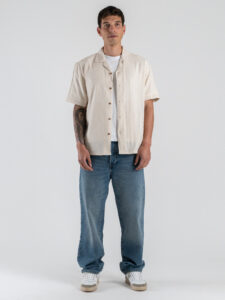 TELAMIRA Camicia over a mezze maniche con collo bowling e tessuto ricamato BTC06035 (1)
