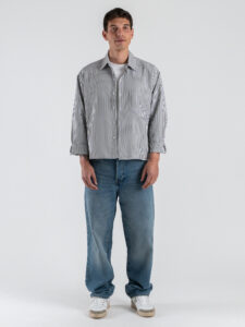 Camicia over in cotone croppata fantasia righe con tasca frontale 7801 Nero (1)
