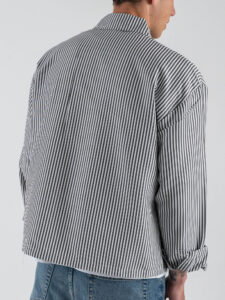 Camicia over in cotone croppata fantasia righe con tasca frontale 7801 Nero (5)
