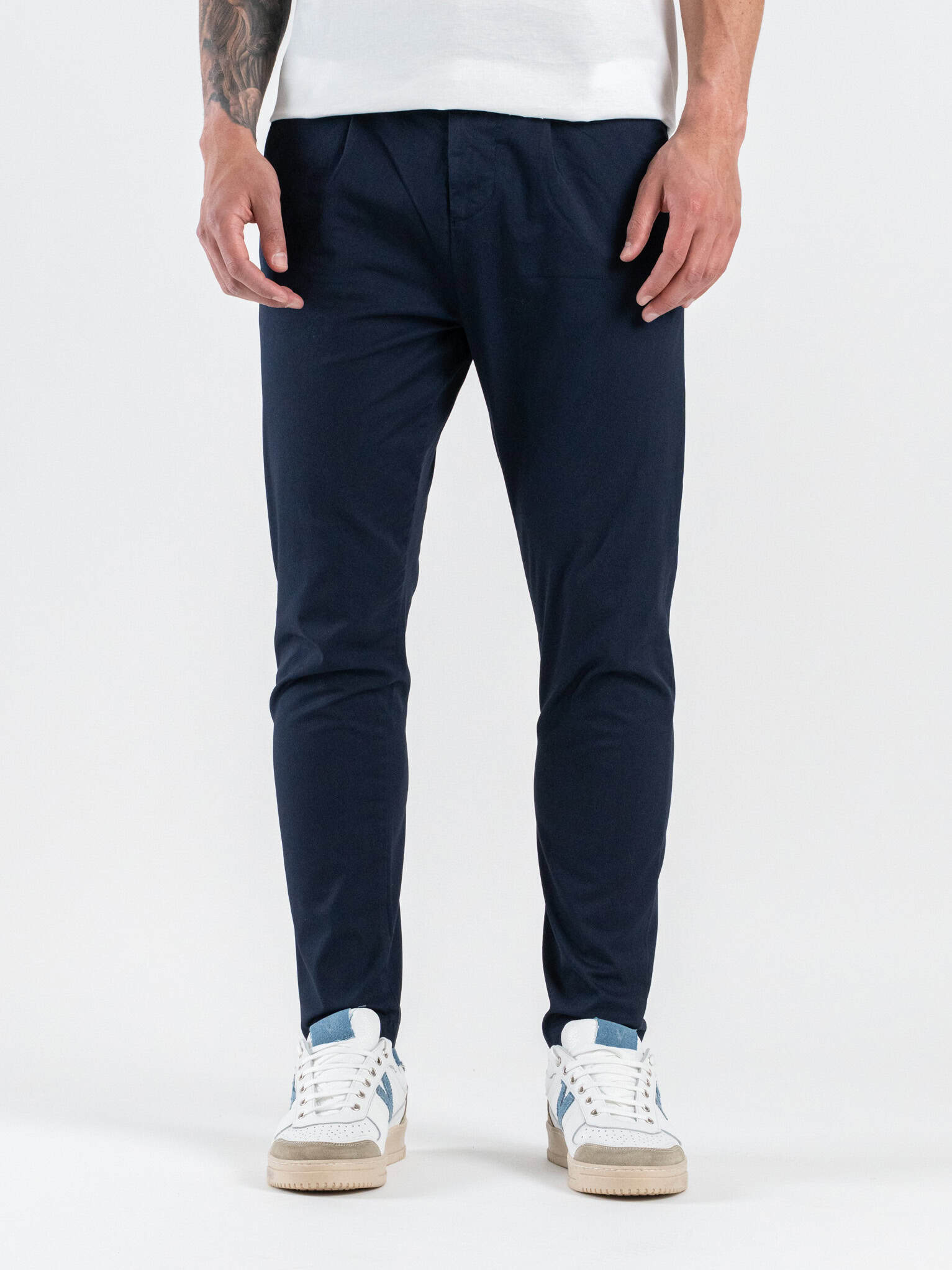 ESTASI Pantalone chino leggero con pinces ed elastico in vita BECKHAM EST Blu