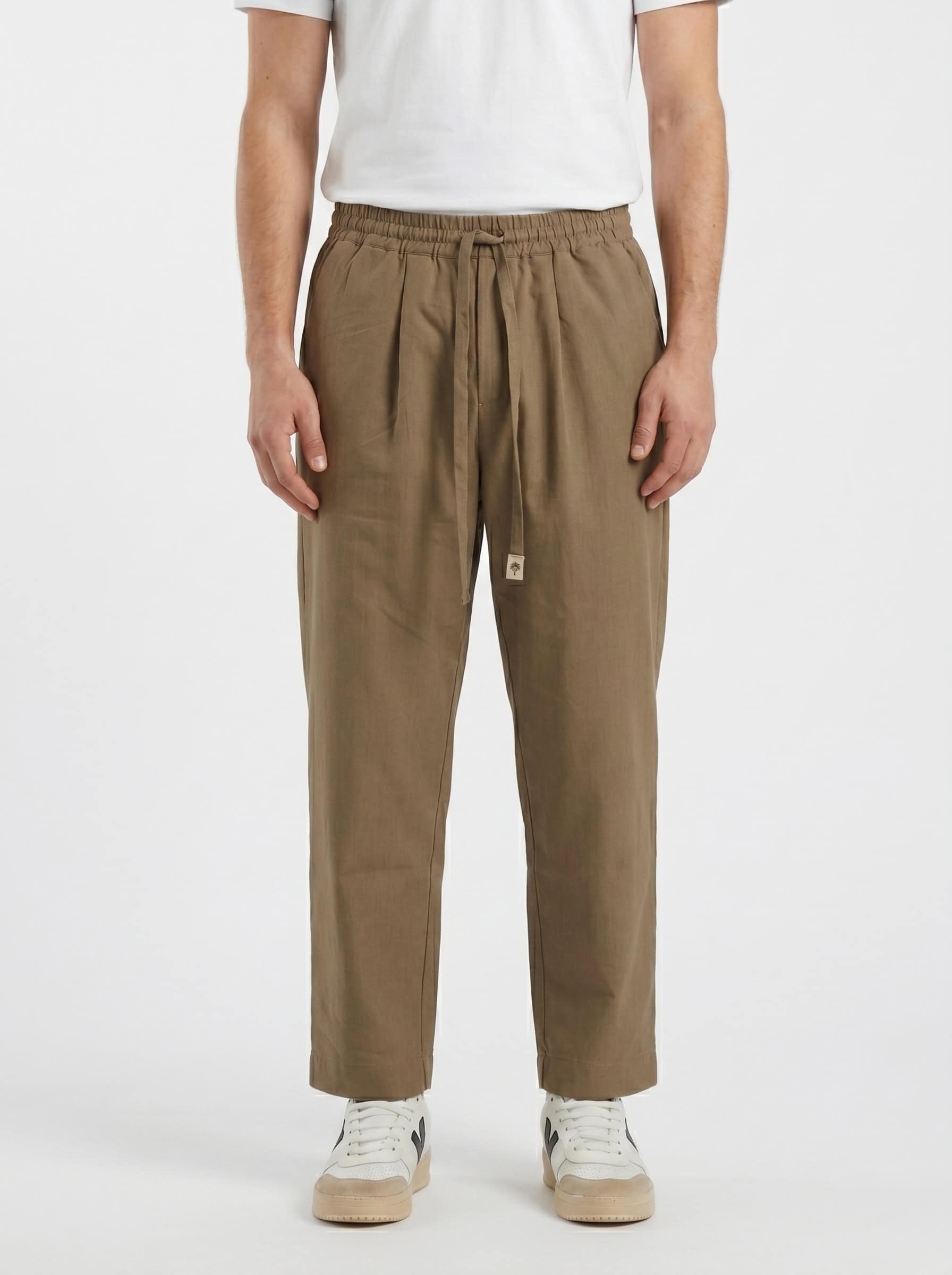 NUSA Pantalone relax con pences e coulisse in vita Almond
