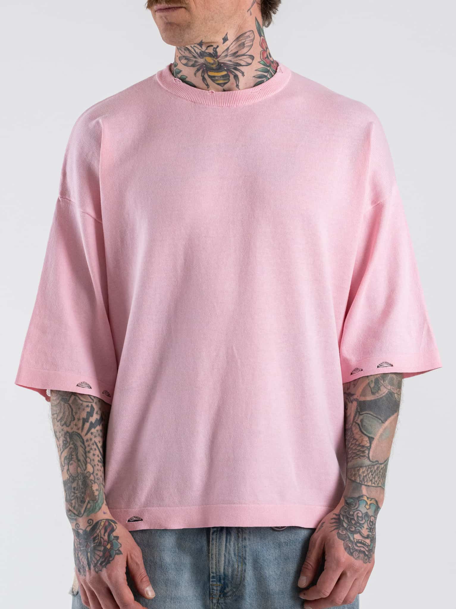 T-shirt boxy fit in maglia con rotture ai bordi 86009 Baby pink